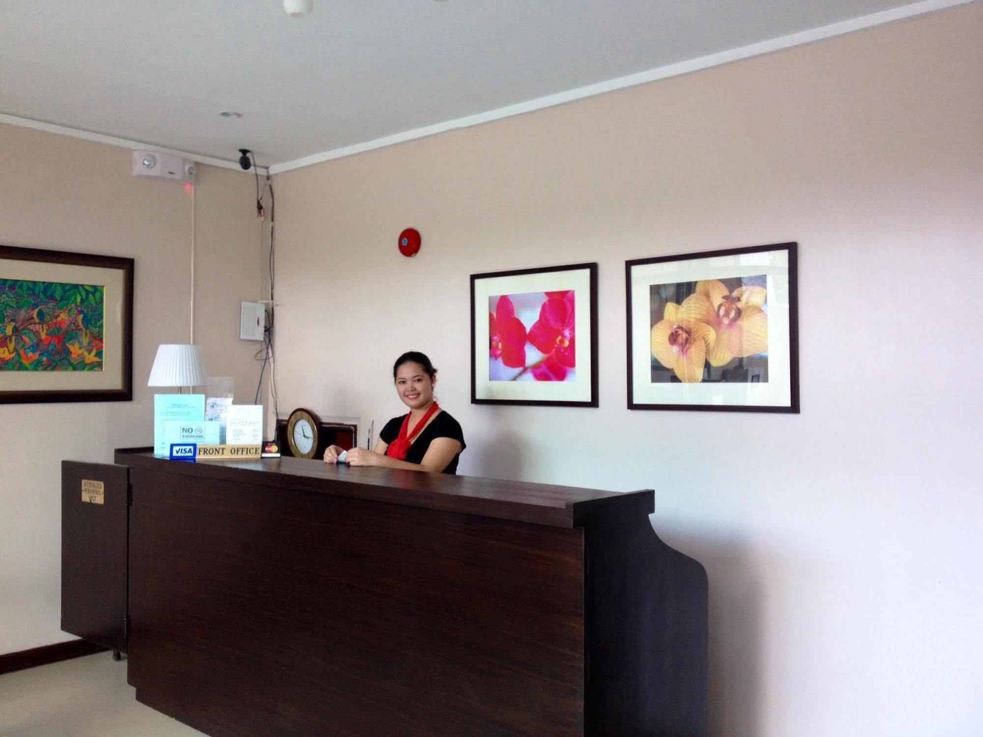 Oftana Suites Mandaue Exteriör bild