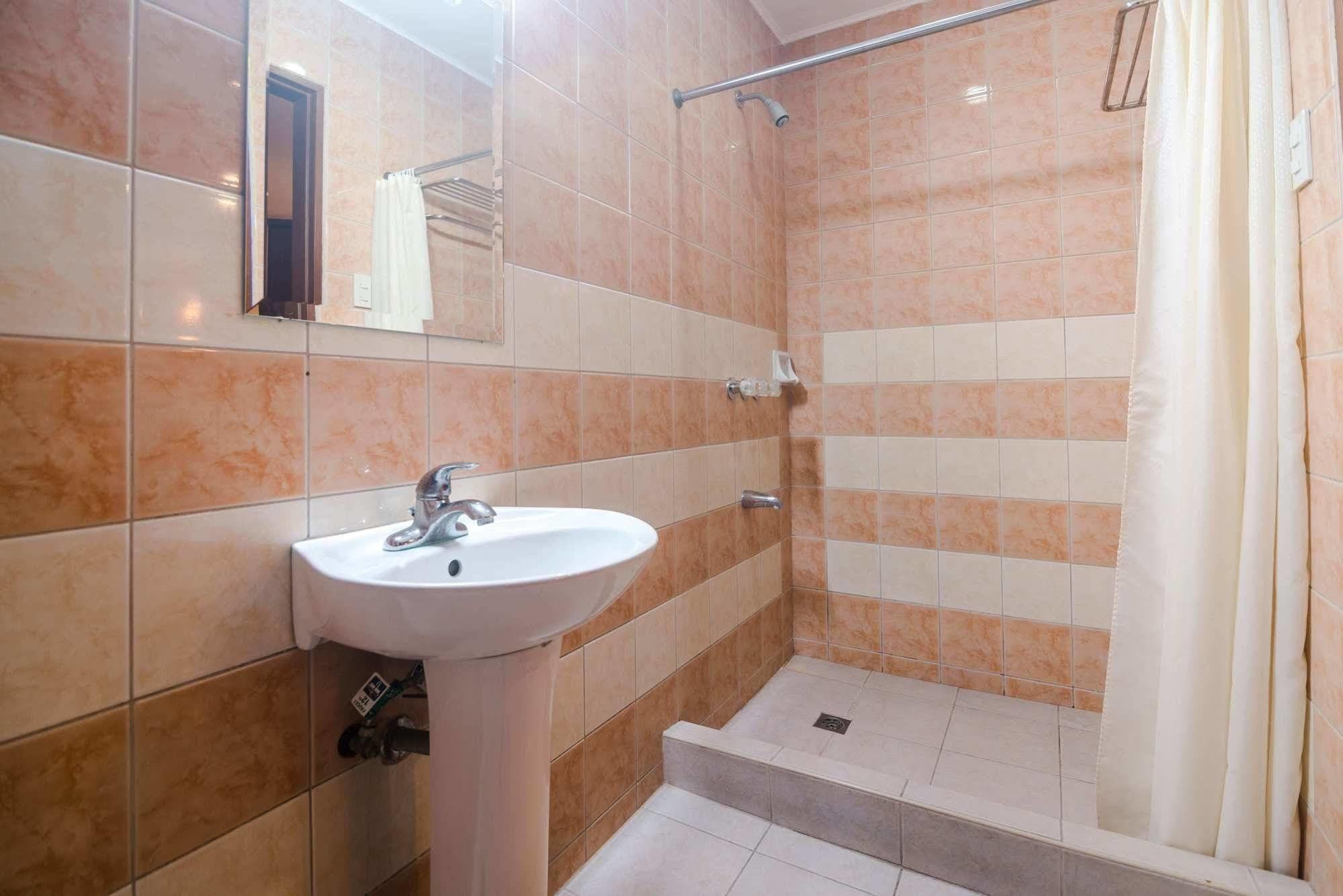 Oftana Suites Mandaue Exteriör bild